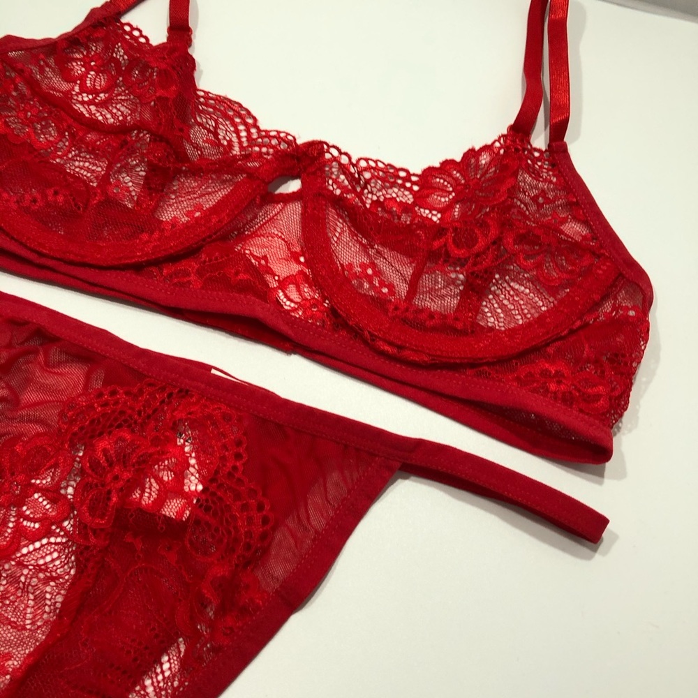 ONE LEFT☀️Arielle Lace Lingerie Set☀️ - Picture 6 of 7